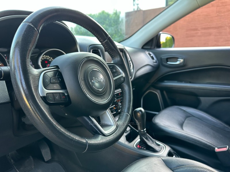 COMPASS 2.0 16V DIESEL LIMITED 4X4 AUTOMÁTICO - 2017 - SãO LEOPOLDO