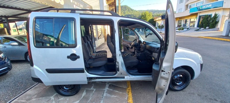 DOBLÓ 1.8 ELX 8V FLEX 4P MANUAL 7 LUGARES - 2013 - PICADA CAFé