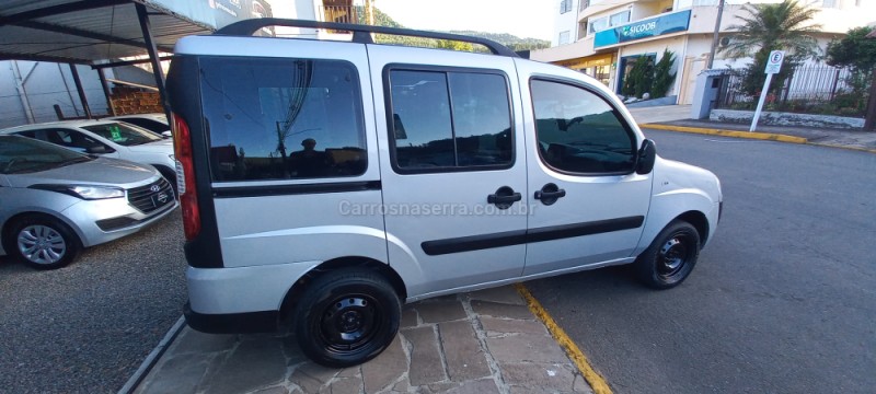 DOBLÓ 1.8 ELX 8V FLEX 4P MANUAL 7 LUGARES - 2013 - PICADA CAFé