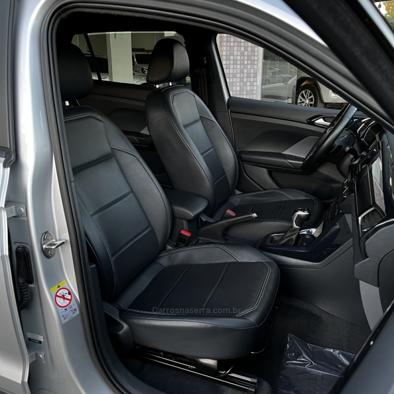 T-CROSS 1.0 COMFORTLINE TSI FLEX 4P AUTOMÁTICO - 2023 - VACARIA