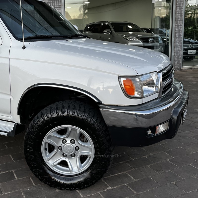 HILUX SW4 3.0 4X4 8V TURBO DIESEL 4P MANUAL - 2000 - VACARIA