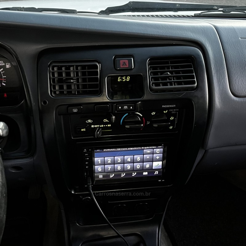 HILUX SW4 3.0 4X4 8V TURBO DIESEL 4P MANUAL - 2000 - VACARIA