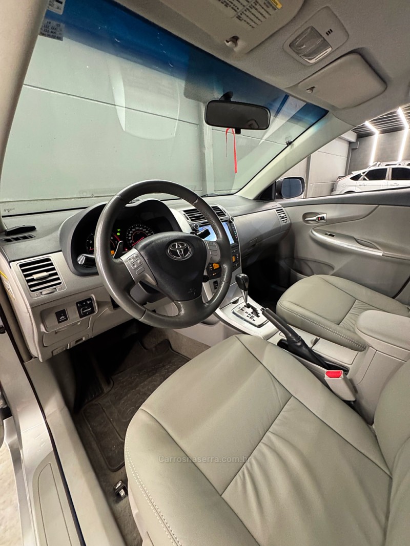 COROLLA 2.0 XEI 16V FLEX 4P AUTOMÁTICO - 2013 - PASSO FUNDO