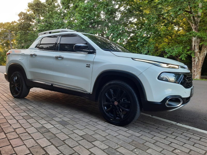 TORO 2.0 16V TURBO DIESEL VOLCANO AT9 4X4 AUTOMÁTICO - 2019 - DOIS IRMãOS