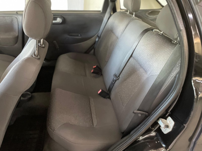 CORSA 1.4 MPFI PREMIUM SEDAN 8V FLEX 4P MANUAL - 2009 - BOM PRINCíPIO