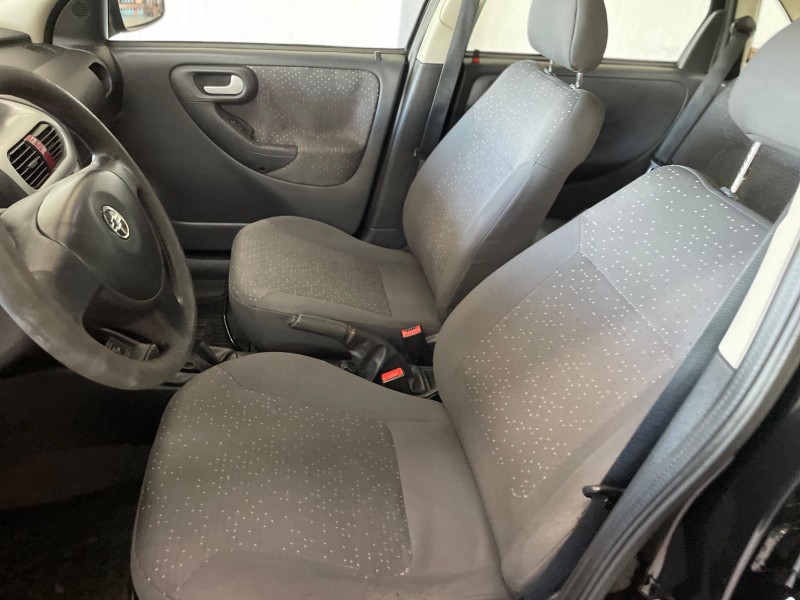 CORSA 1.4 MPFI PREMIUM SEDAN 8V FLEX 4P MANUAL - 2009 - BOM PRINCíPIO