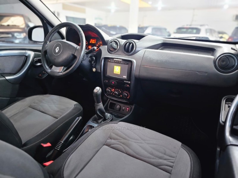 DUSTER 1.6 DYNAMIQUE 4X2 16V FLEX 4P MANUAL - 2015 - SAPUCAIA DO SUL