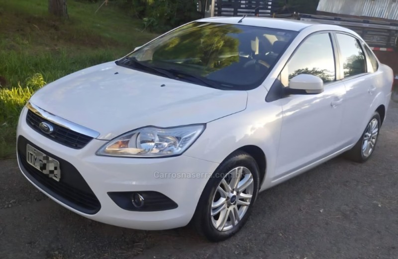 focus 2.0 glx sedan 16v flex 4p automatico 2013 caxias do sul