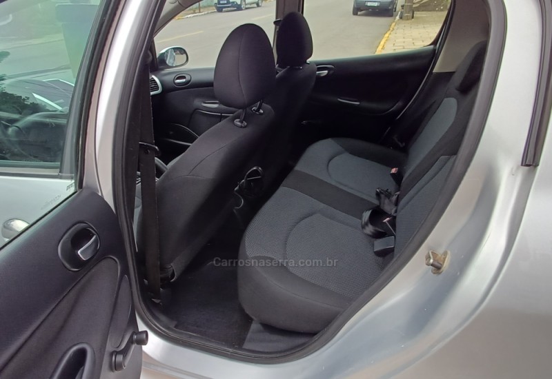 207 1.4 XR 8V FLEX 4P MANUAL - 2012 - FARROUPILHA