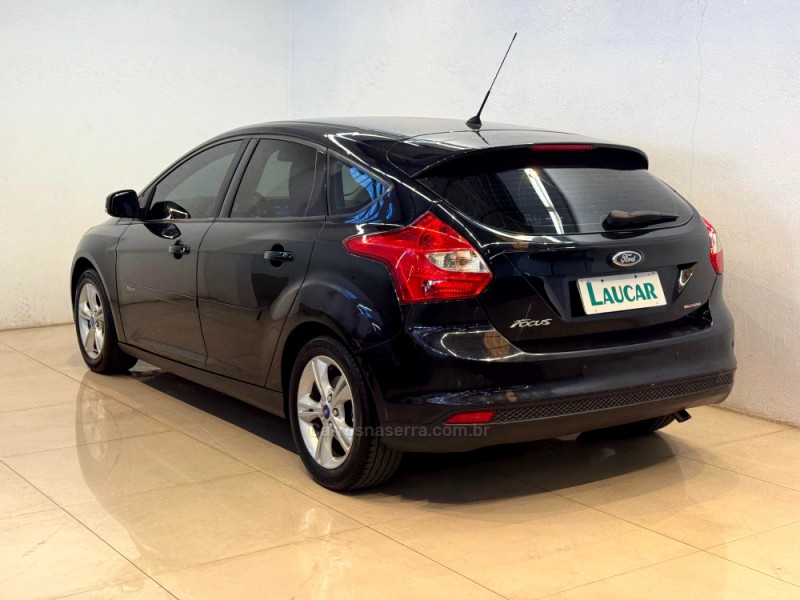 FOCUS 1.6 SE HATCH 16V FLEX 4P AUTOMÁTICO - 2015 - CASCA