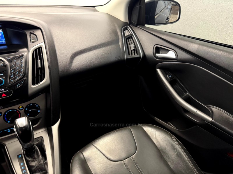 FOCUS 1.6 SE HATCH 16V FLEX 4P AUTOMÁTICO - 2015 - CASCA