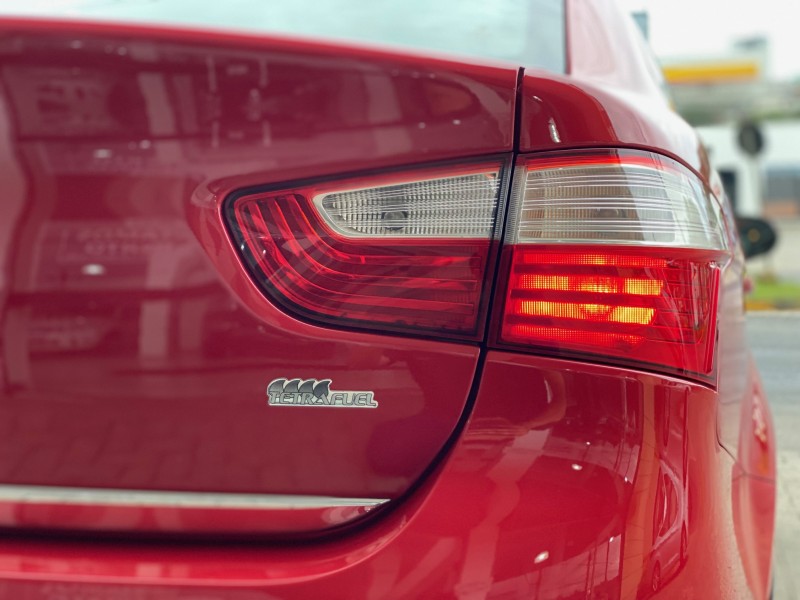 GRAND SIENA 1.4 MPI 8V TETRAFUEL 4P MANUAL - 2015 - CAXIAS DO SUL