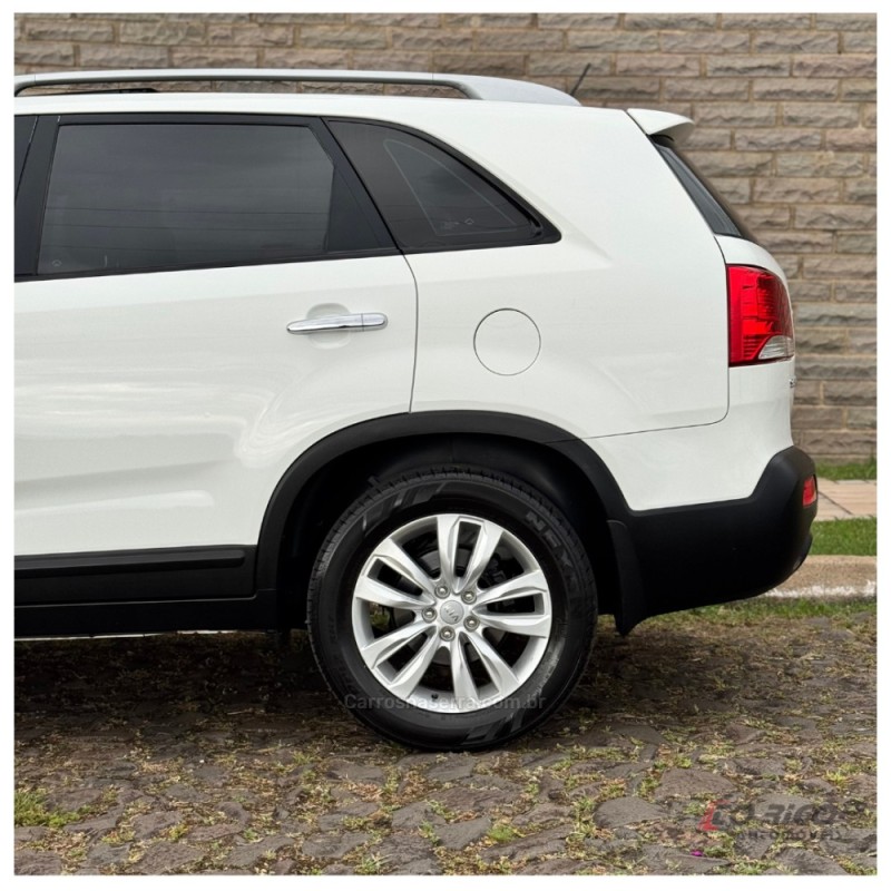 SORENTO 2.4 EX 4X2 16V GASOLINA 4P AUTOMÁTICO - 2012 - CAMPO BOM
