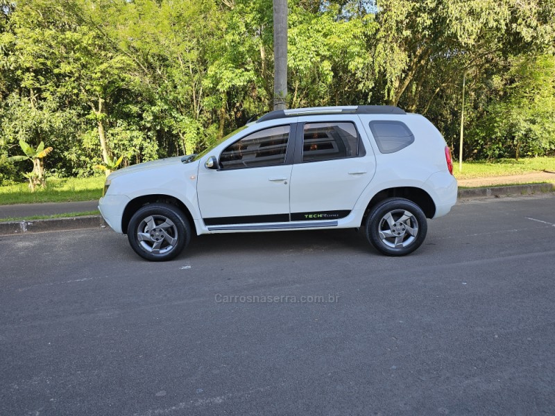 DUSTER 2.0 TECH ROAD 4X2 16V FLEX 4P MANUAL - 2014 - CAMPO BOM