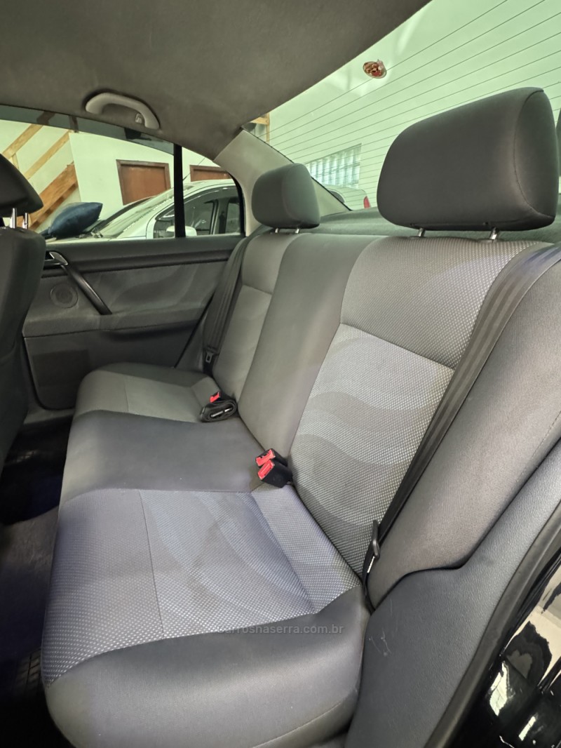 POLO 1.6 MI 8V E-FLEX 4P MANUAL - 2011 - CAXIAS DO SUL