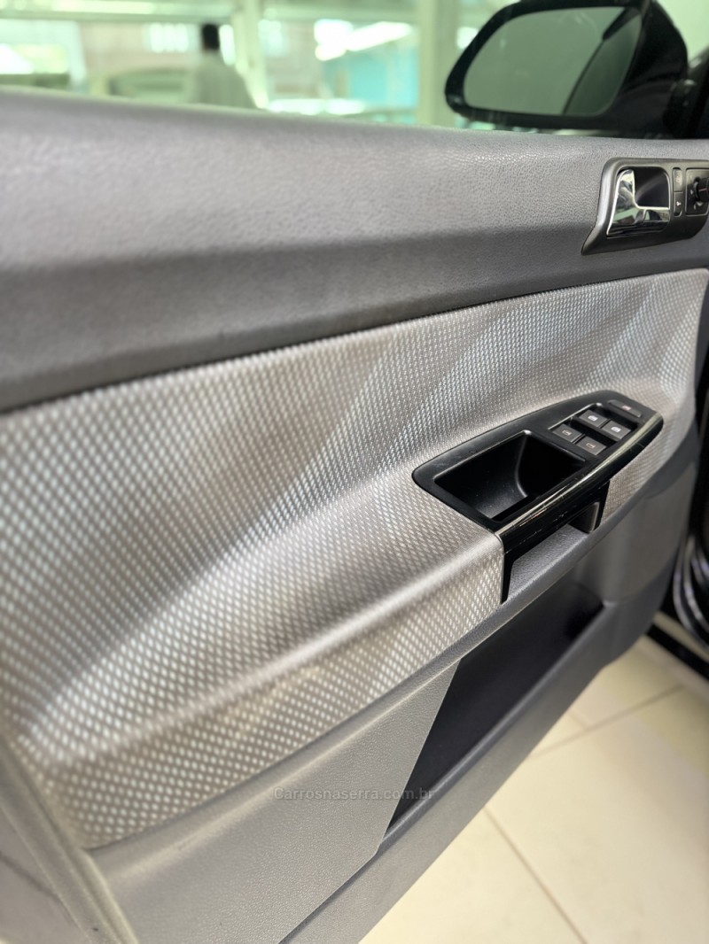 POLO 1.6 MI 8V E-FLEX 4P MANUAL - 2011 - CAXIAS DO SUL