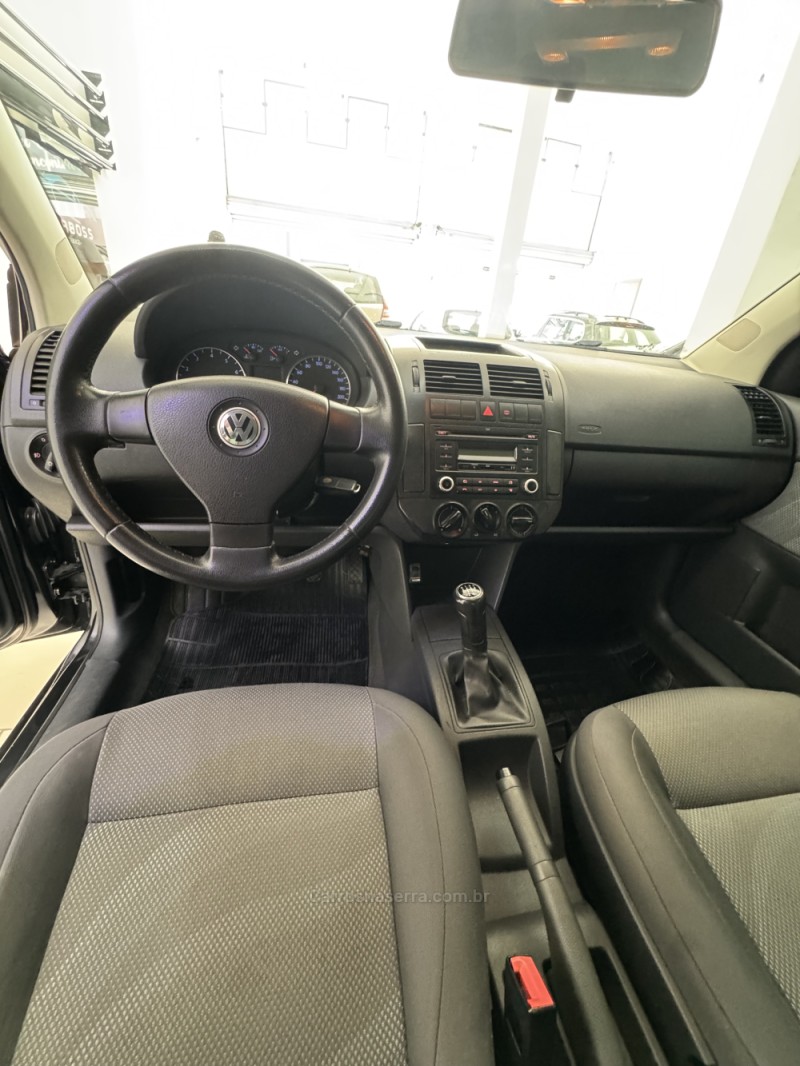 POLO 1.6 MI 8V E-FLEX 4P MANUAL - 2011 - CAXIAS DO SUL