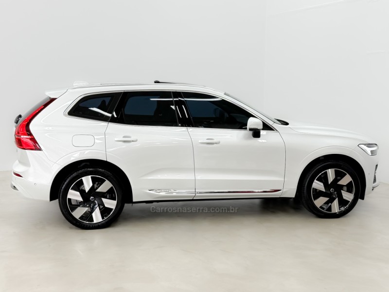 XC60 2.0 T8 ULTIMATE AWD HIBRIDO 4P AUTOMÁTICO - 2024 - CAXIAS DO SUL
