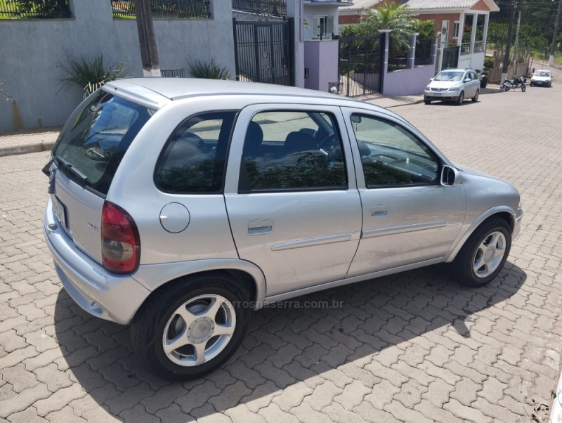 CORSA 1.0 MPFI MILENIUM 8V GASOLINA 4P MANUAL - 2002 - BOM PRINCíPIO
