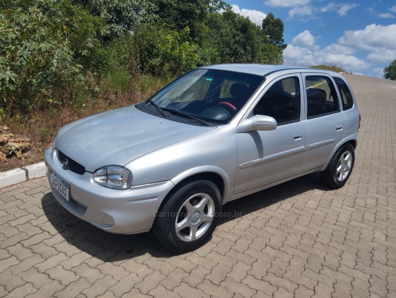 corsa 1.0 mpfi milenium 8v gasolina 4p manual 2002 bom principio