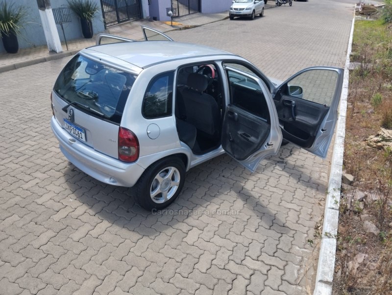 CORSA 1.0 MPFI MILENIUM 8V GASOLINA 4P MANUAL - 2002 - BOM PRINCíPIO