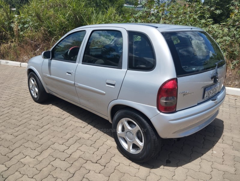 CORSA 1.0 MPFI MILENIUM 8V GASOLINA 4P MANUAL - 2002 - BOM PRINCíPIO