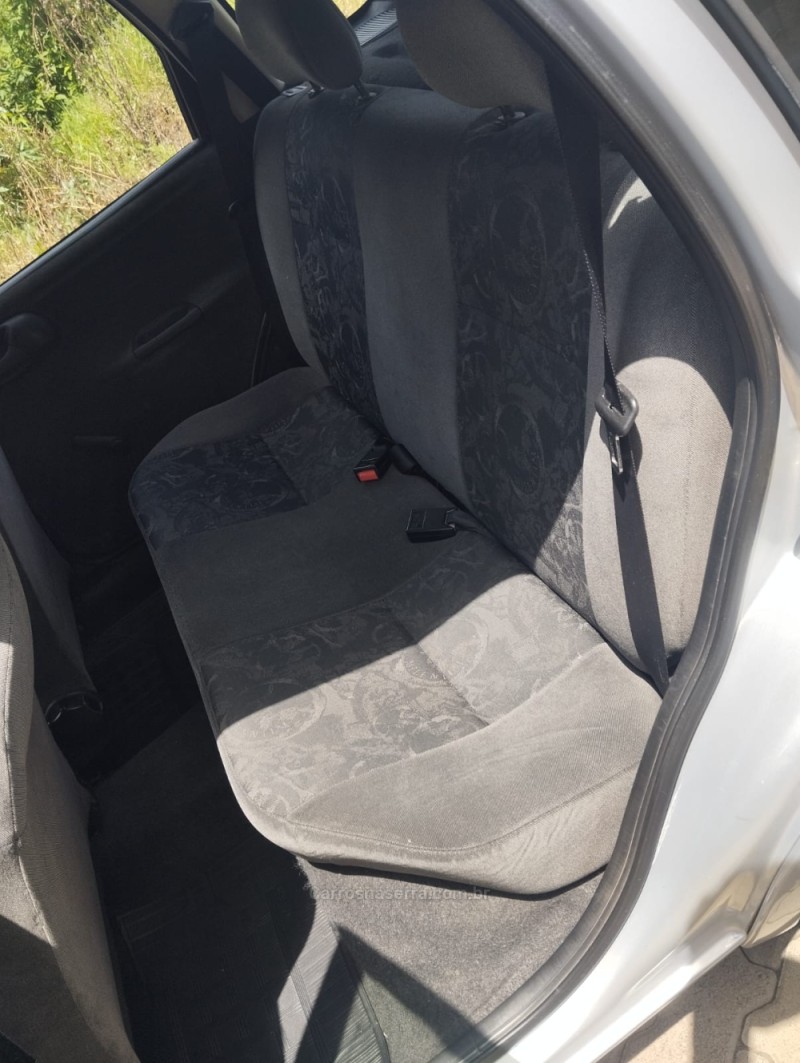CORSA 1.0 MPFI MILENIUM 8V GASOLINA 4P MANUAL - 2002 - BOM PRINCíPIO