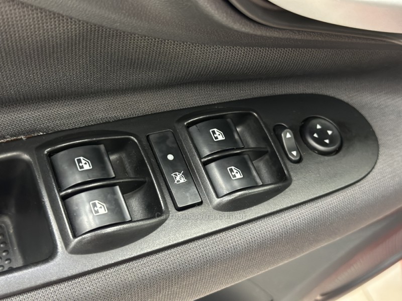 PUNTO 1.6 ESSENCE 16V FLEX 4P MANUAL - 2015 - SANTA CRUZ DO SUL