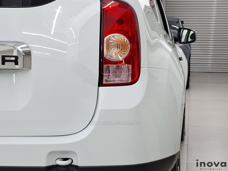 DUSTER 1.6 EXPRESSION 4X2 16V FLEX 4P MANUAL - 2013 - NOVO HAMBURGO