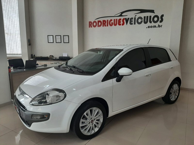 PUNTO 1.6 ESSENCE 16V FLEX 4P MANUAL - 2016 - CAXIAS DO SUL