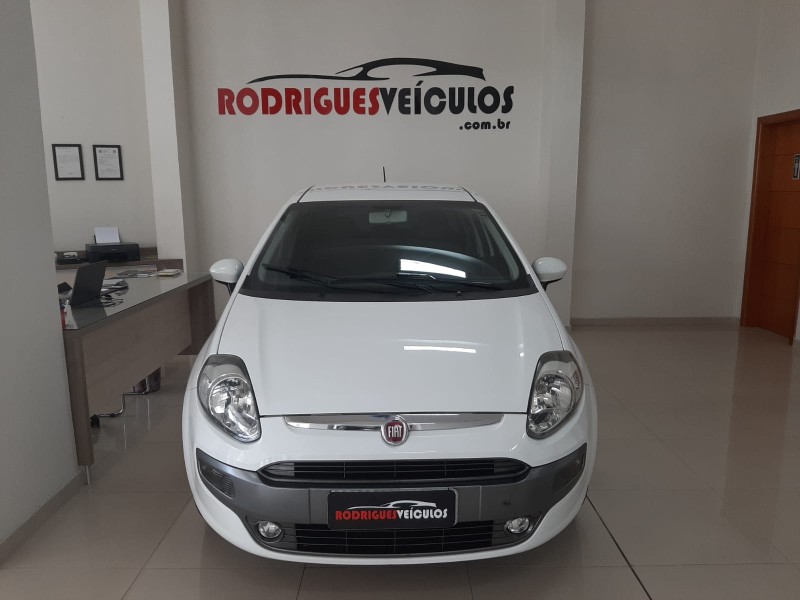 PUNTO 1.6 ESSENCE 16V FLEX 4P MANUAL - 2016 - CAXIAS DO SUL