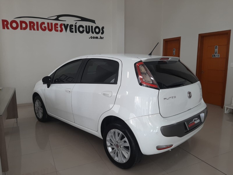 PUNTO 1.6 ESSENCE 16V FLEX 4P MANUAL - 2016 - CAXIAS DO SUL