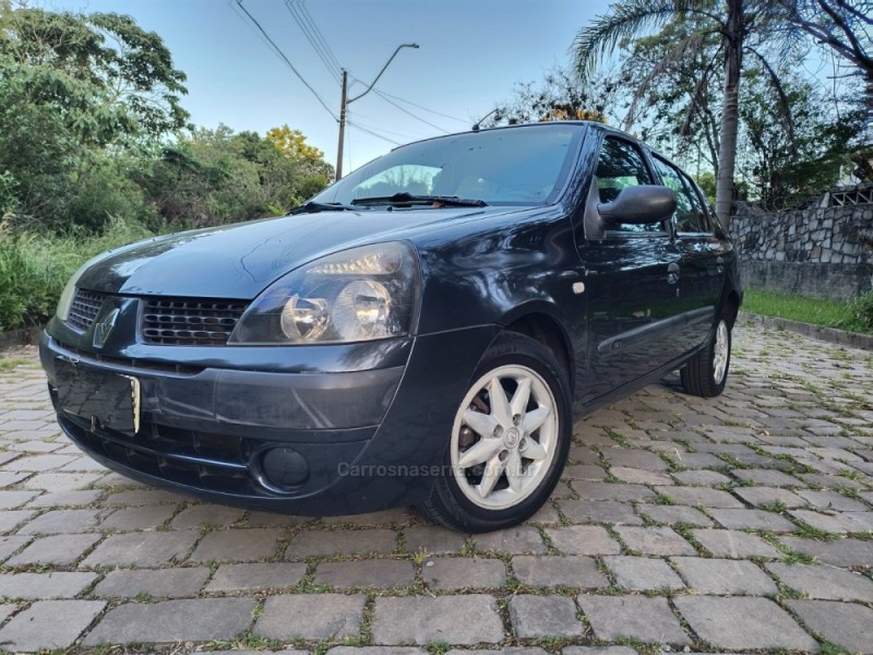 CLIO 1.0 AUTHENTIQUE SEDAN 16V GASOLINA 4P MANUAL - 2005 - CAXIAS DO SUL