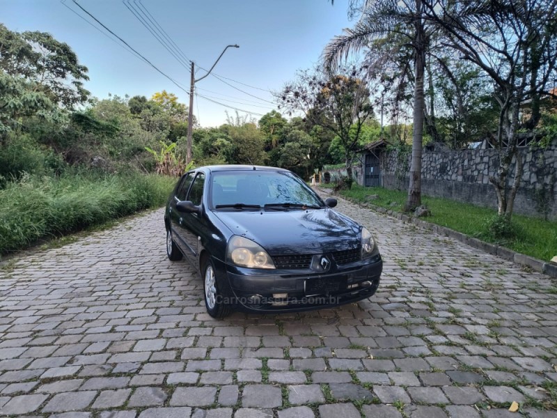 CLIO 1.0 AUTHENTIQUE SEDAN 16V GASOLINA 4P MANUAL - 2005 - CAXIAS DO SUL