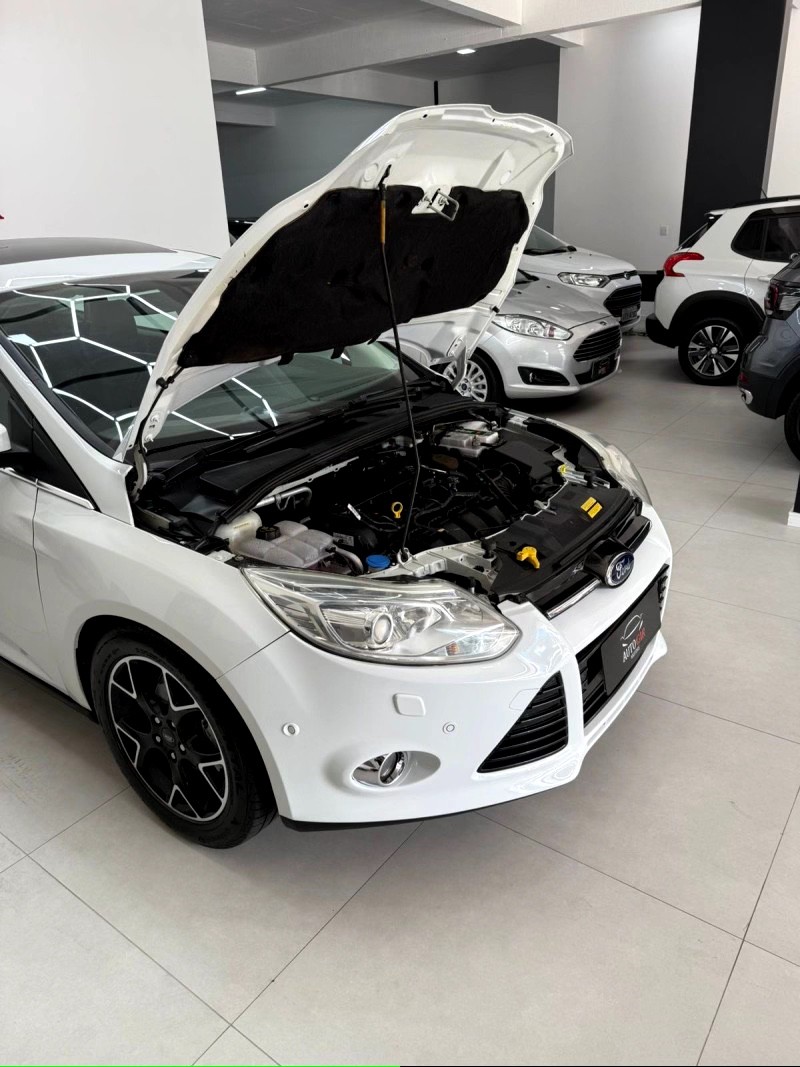 FOCUS 2.0 TITANIUM PLUS 16V FLEX 4P AUTOMÁTICO - 2014 - CAXIAS DO SUL