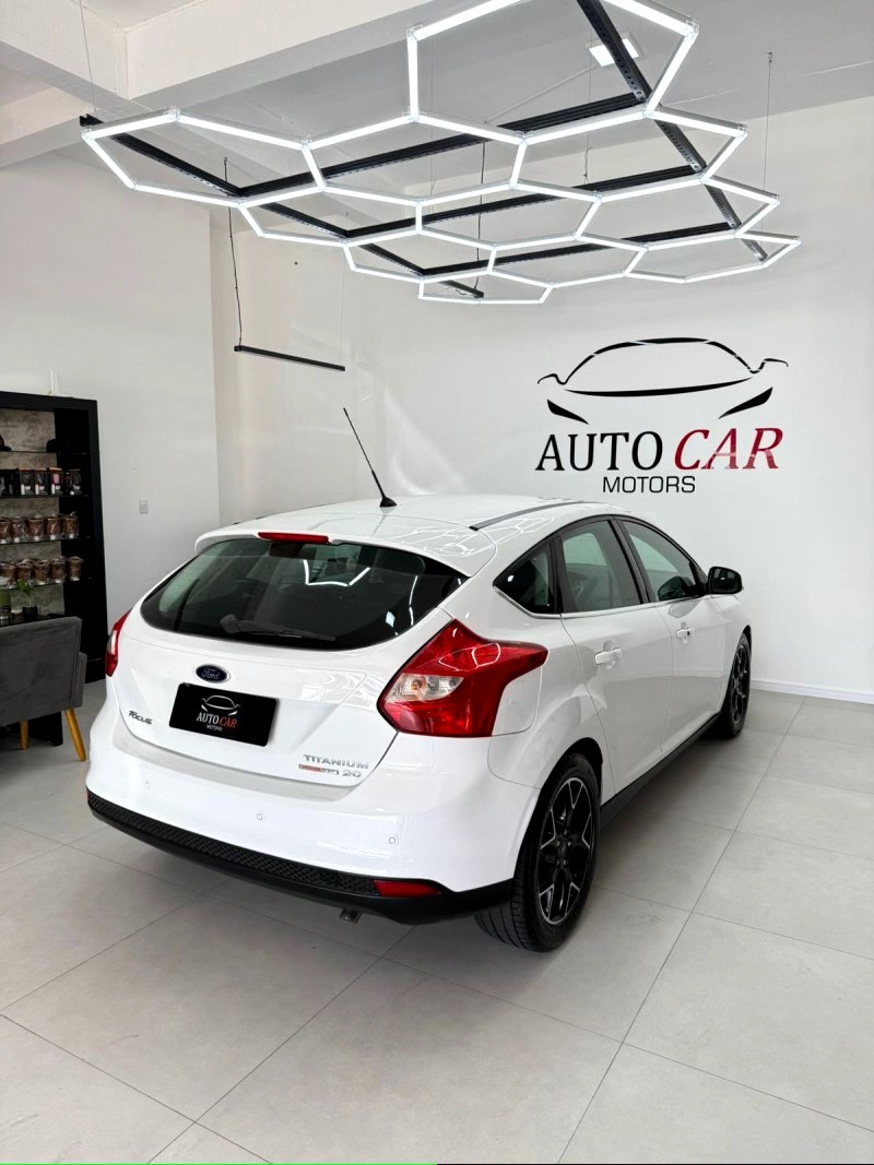FOCUS 2.0 TITANIUM PLUS 16V FLEX 4P AUTOMÁTICO - 2014 - CAXIAS DO SUL