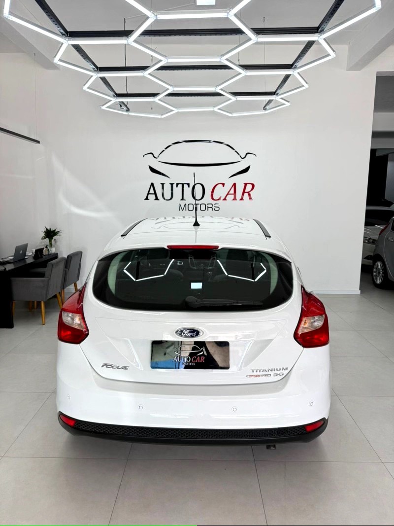 FOCUS 2.0 TITANIUM PLUS 16V FLEX 4P AUTOMÁTICO - 2014 - CAXIAS DO SUL