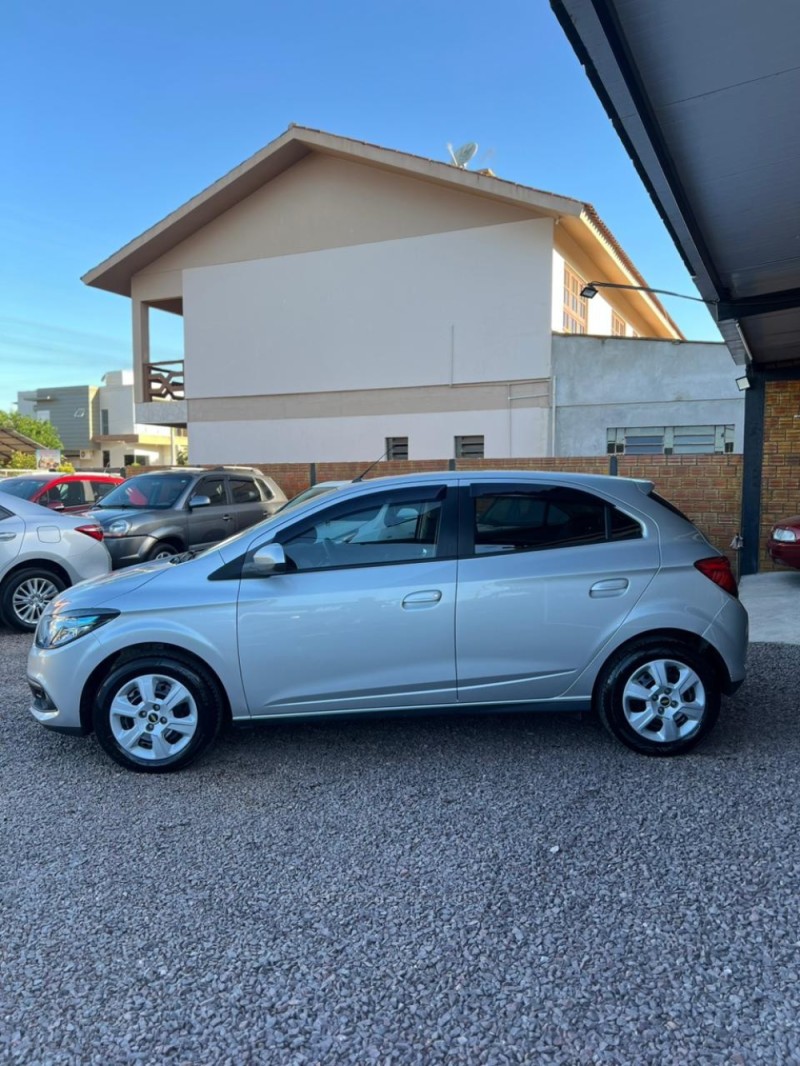 ONIX 1.0 LT 12V FLEX 4P MANUAL - 2015 - LAJEADO