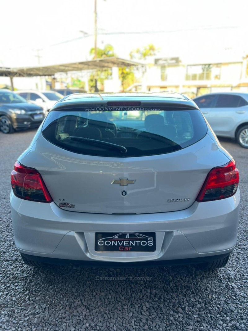 ONIX 1.0 LT 12V FLEX 4P MANUAL - 2015 - LAJEADO