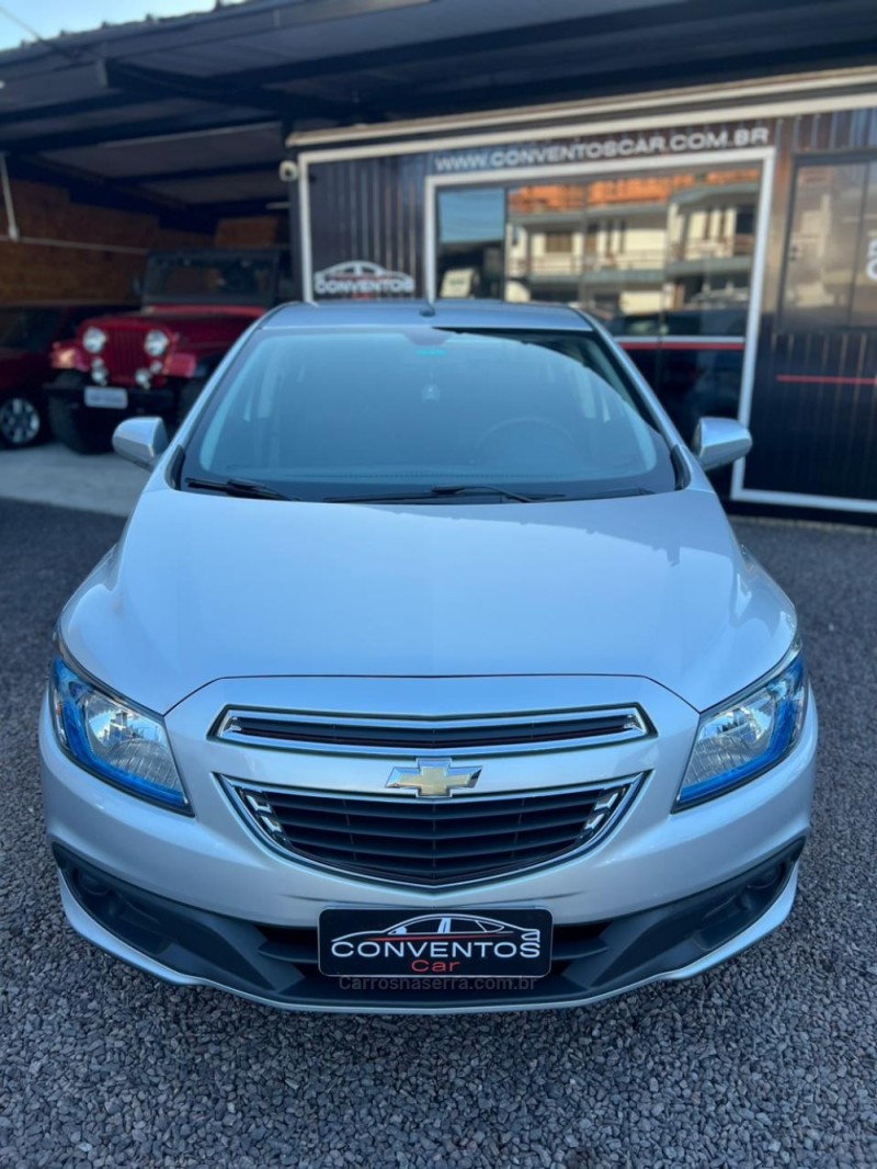 ONIX 1.0 LT 12V FLEX 4P MANUAL - 2015 - LAJEADO