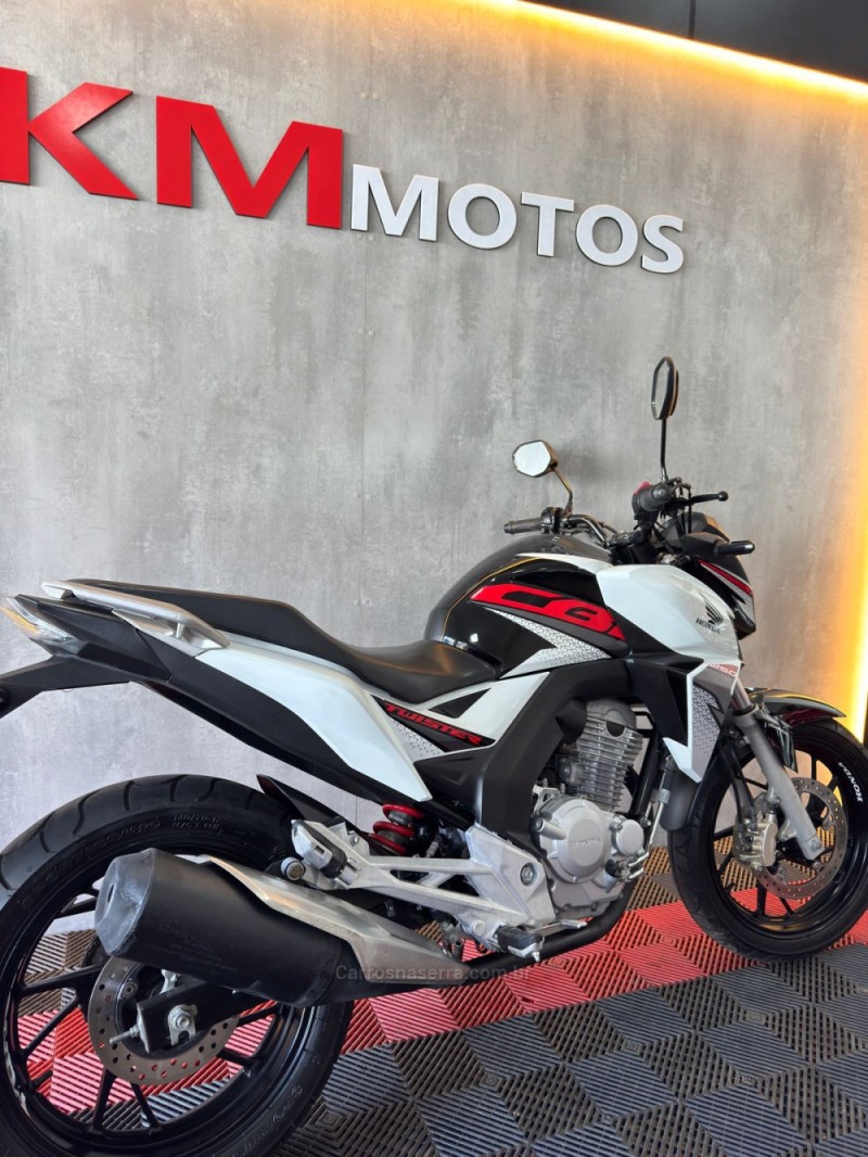CB 250F TWISTER CBS - 2019 - PORTãO