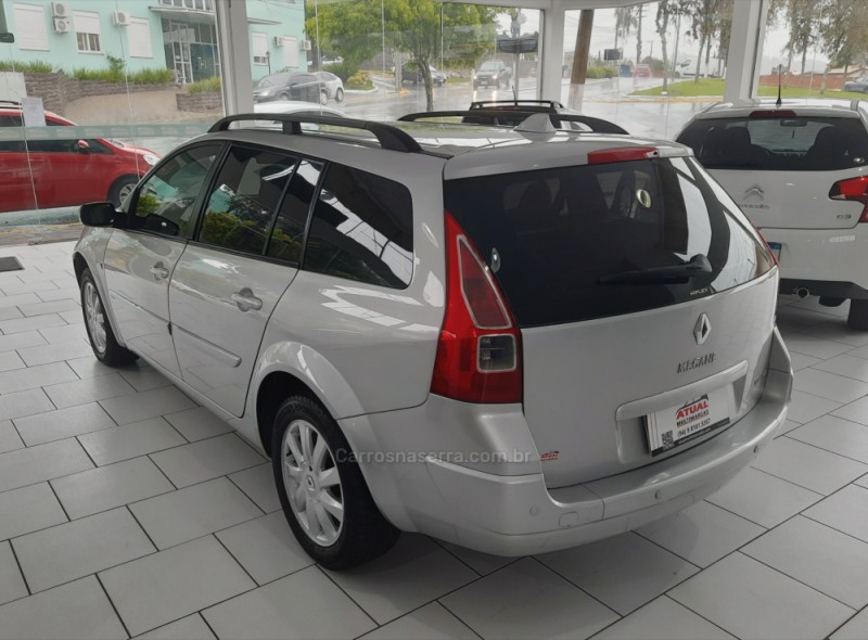 MÉGANE 1.6 DYNAMIQUE GRAND TOUR 16V FLEX 4P MANUAL - 2011 - GARIBALDI