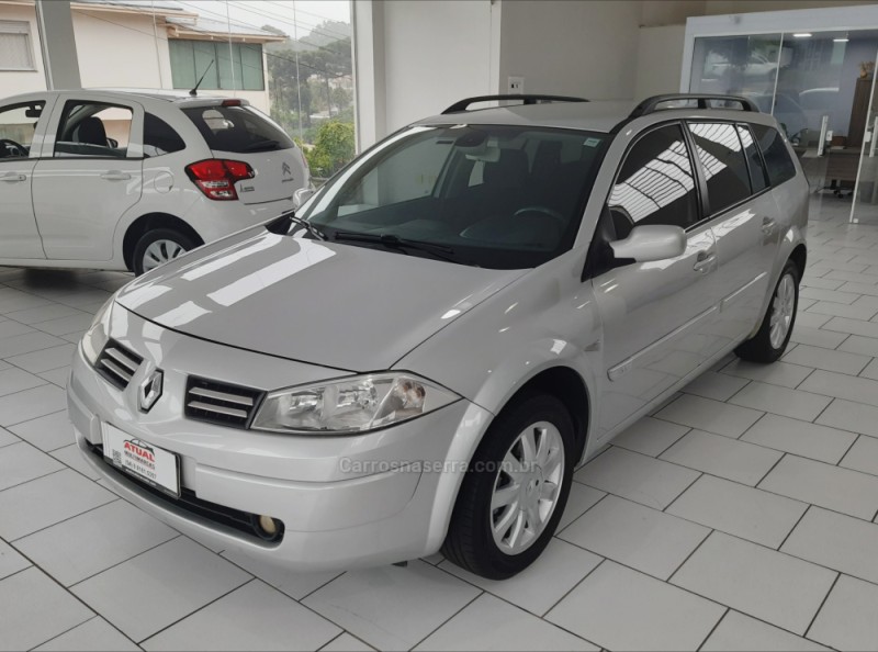 MÉGANE 1.6 DYNAMIQUE GRAND TOUR 16V FLEX 4P MANUAL - 2011 - GARIBALDI