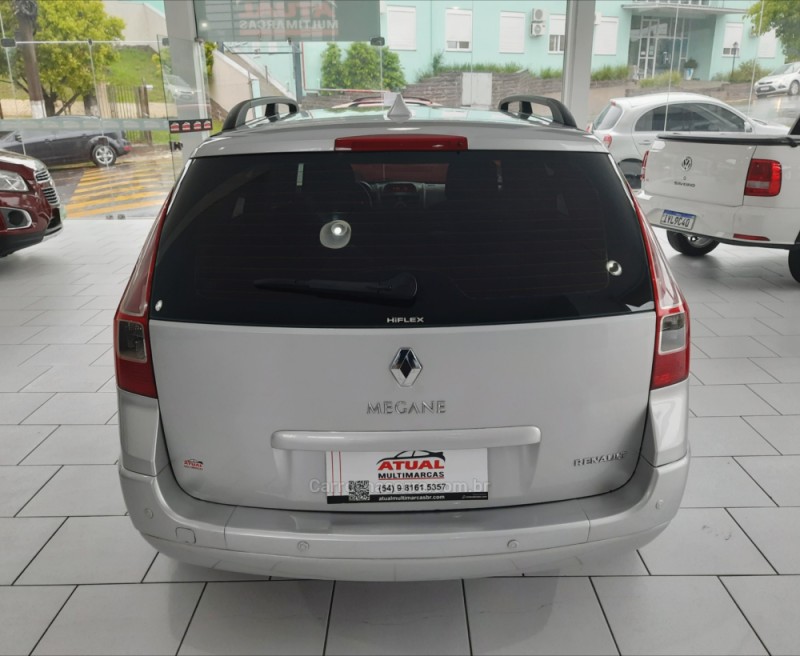 MÉGANE 1.6 DYNAMIQUE GRAND TOUR 16V FLEX 4P MANUAL - 2011 - GARIBALDI