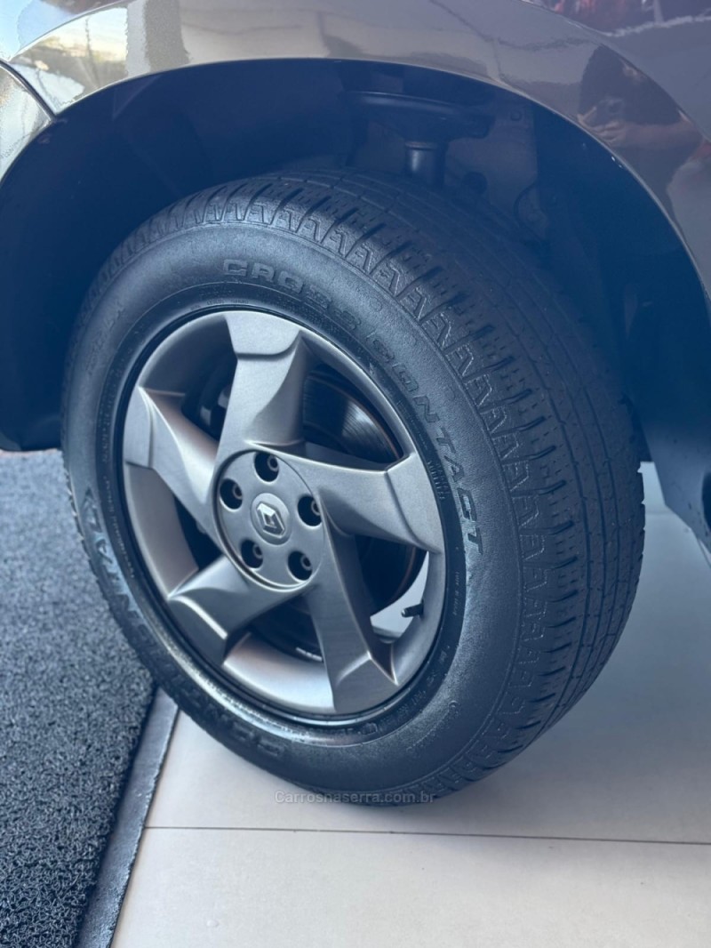 DUSTER 1.6 TECH ROAD 4X2 16V FLEX 4P MANUAL - 2014 - SANTA CRUZ DO SUL