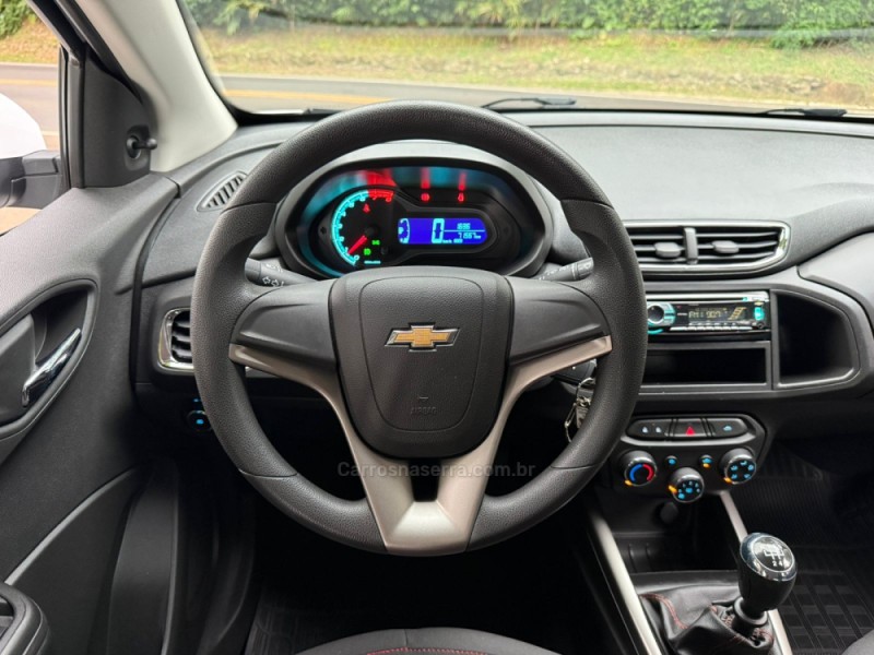 ONIX 1.4 MPFI LT 8V FLEX 4P MANUAL - 2015 - DOIS IRMãOS