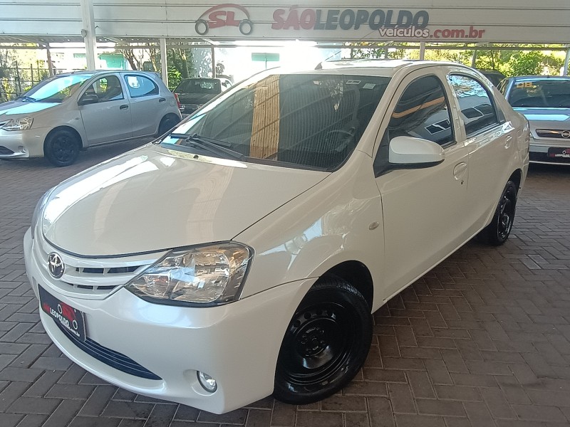 etios 1.5 x sedan 16v flex 4p manual 2015 caxias do sul
