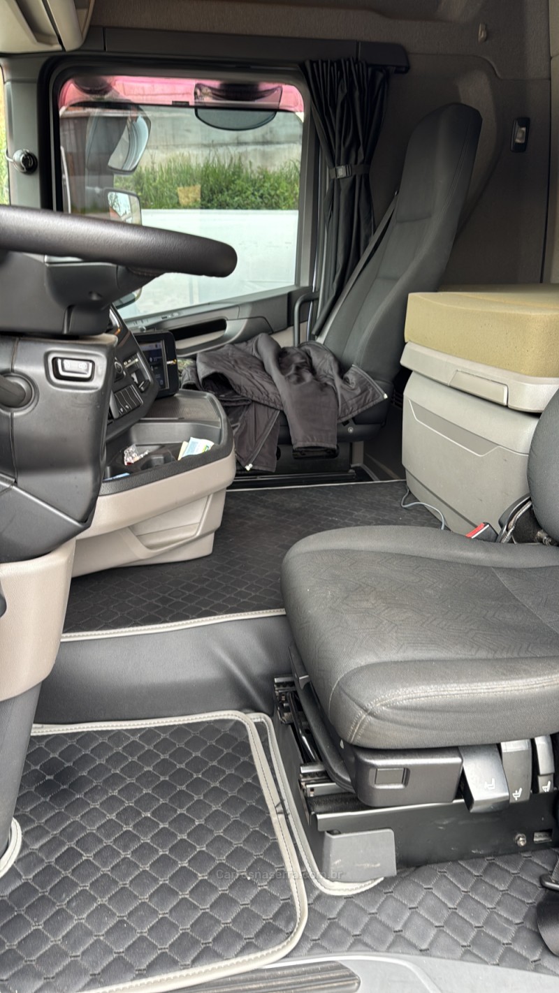 R-450 A6X2  - 2021 - FLORES DA CUNHA