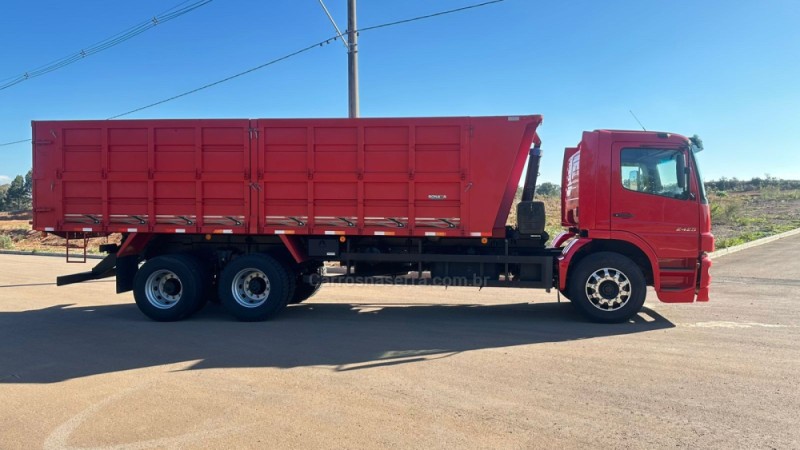 ATEGO 2425 3 EIXOS - 2010 - GARIBALDI