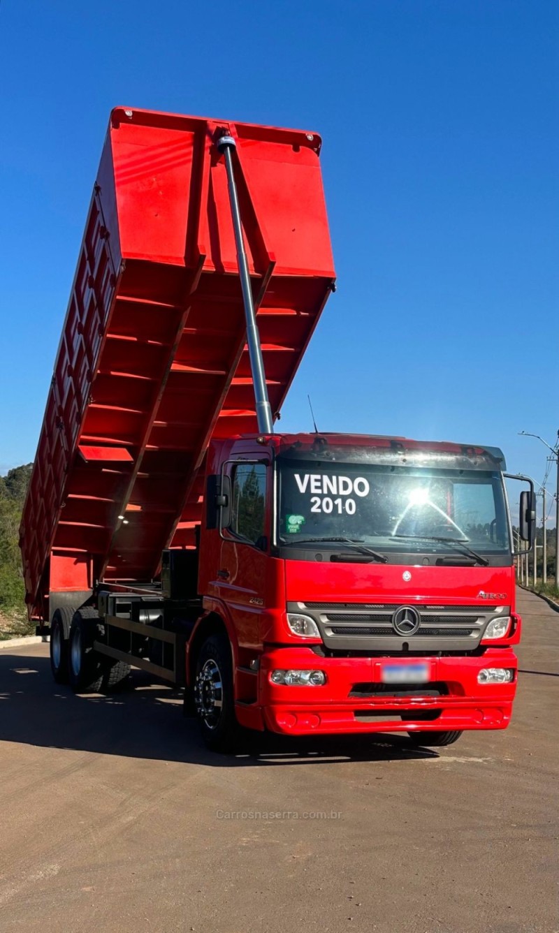 ATEGO 2425 3 EIXOS - 2010 - GARIBALDI